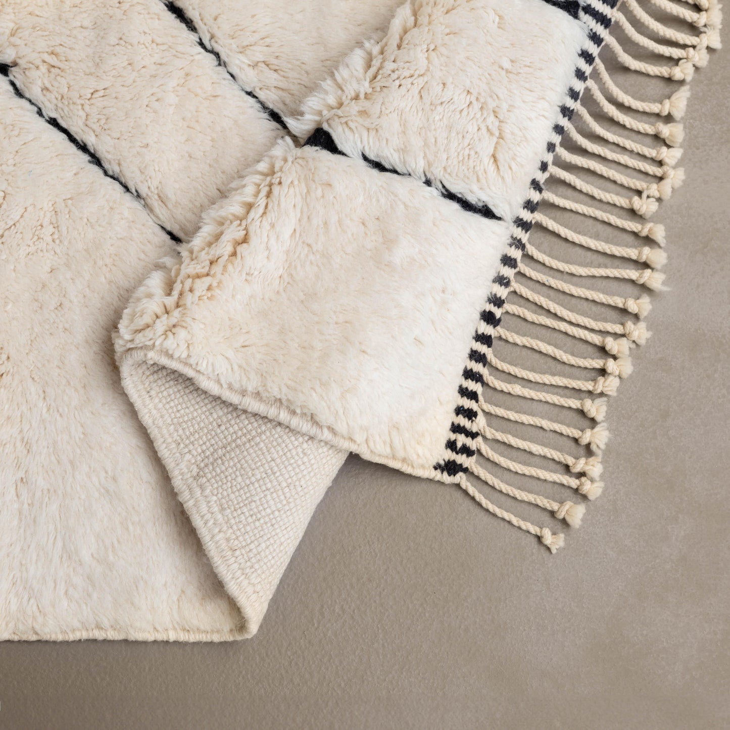 IN STOCK - AZROU ASIF - Barbary Wool